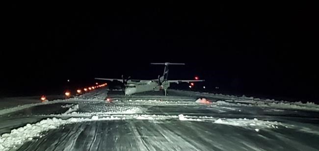 Pile of snow pulled passenger plane off runway in Terrace, B.C.: TSB | iNFOnews.ca