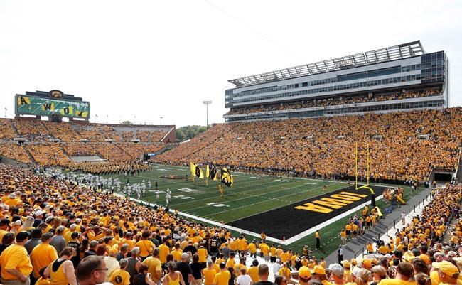 Regents approve naming Iowa's football field for Duke Slater | iNFOnews.ca