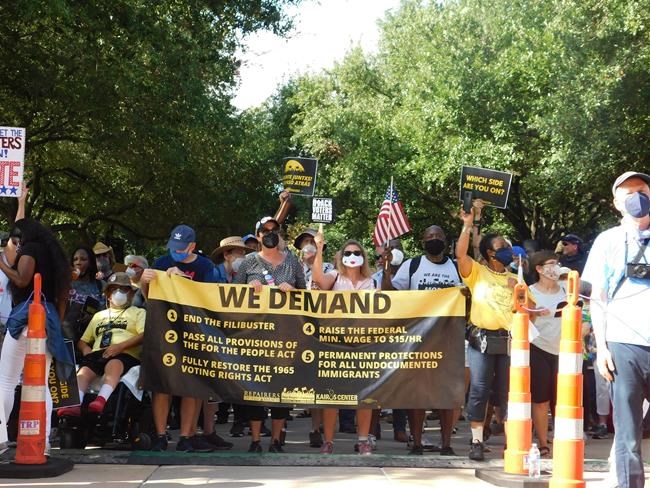 'Vote them out': Willie Nelson headlines Texas protest rally | iNFOnews.ca