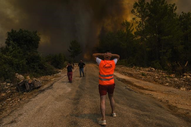 Turkey battles wildfires for 6th day; 10,000 are evacuated | iNFOnews.ca