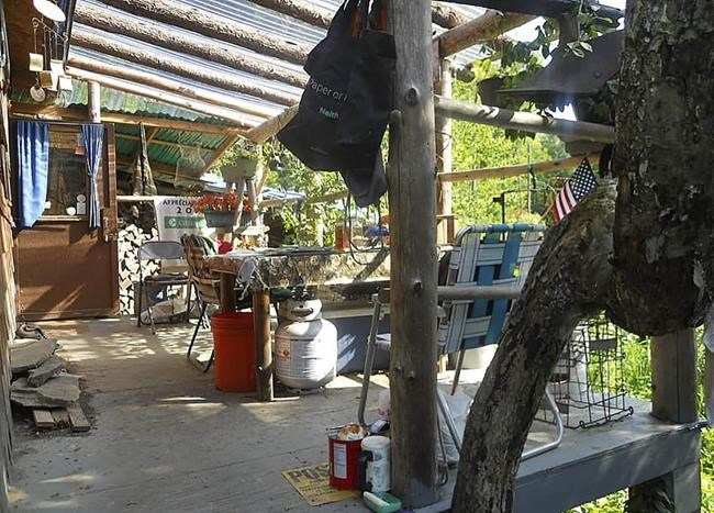 Fire destroys cabin of New Hampshire man forced out of woods | iNFOnews.ca