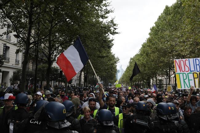 For 4th week, protesters in France decry virus pass rules | iNFOnews.ca