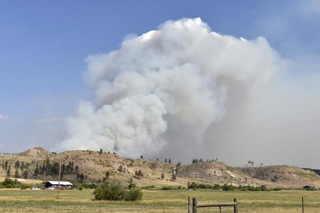 Wildfire bears down on Montana towns as West burns | iNFOnews.ca