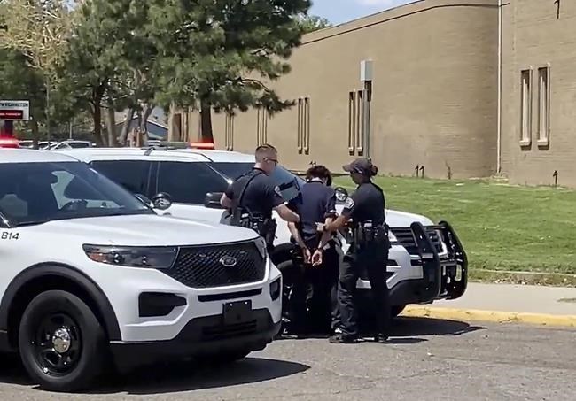1 dies in New Mexico school shooting; student detained | iNFOnews.ca