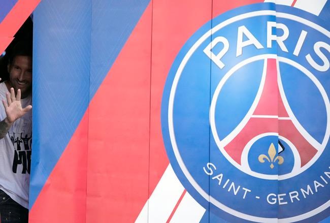 PSG fans cheer on Messi before 4-2 win; Nice routs Lille 4-0 | iNFOnews.ca CP1876717414