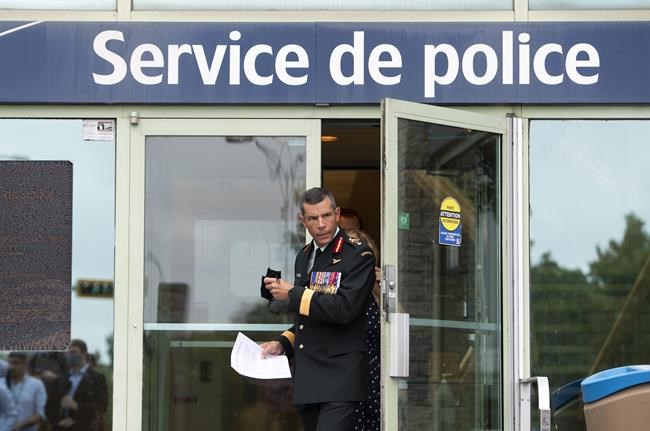 Military officer who led vaccine campaign faces sexual assault charge | iNFOnews.ca CP958065954