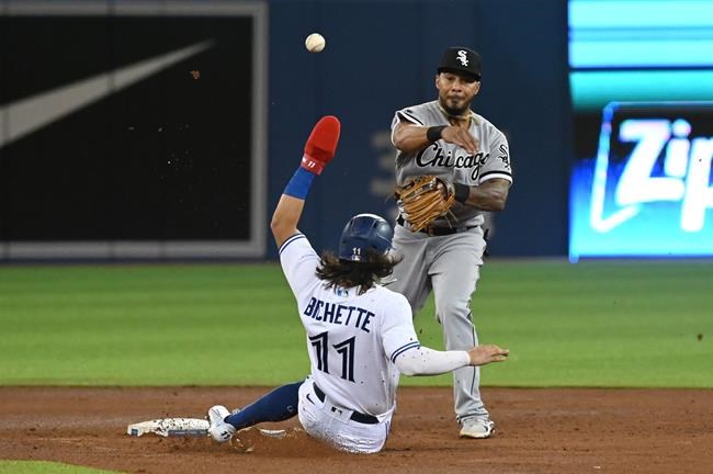 Berrios struggles as White Sox end three-game skid with 5-2 win over Blue Jays | iNFOnews.ca