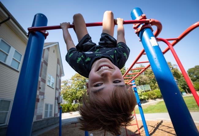 Canadian students share anxieties, hopes for another pandemic-altered school year | iNFOnews.ca