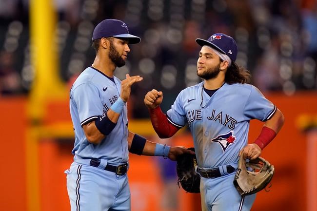 Dickerson's 3 hits lead Blue Jays to 3-2 win over Tigers | iNFOnews.ca