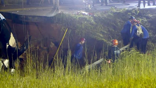 Crash victim recalls terror after Mississippi road collapse | iNFOnews.ca Crash victim recalls terror after Mississippi road collapse | iNFOnews.ca