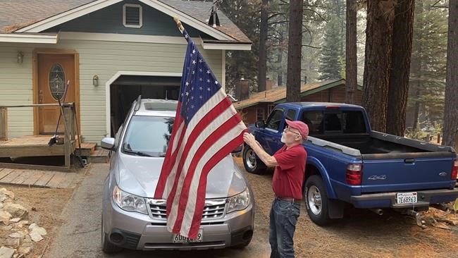 As fire nears, some Lake Tahoe residents buck order to flee | iNFOnews.ca As fire nears, some Lake Tahoe residents buck order to flee | iNFOnews.ca