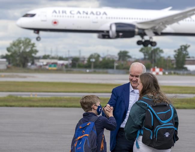 Federal parties scrap over guns, COVID-19 response on Day 21 of federal campaign | iNFOnews.ca