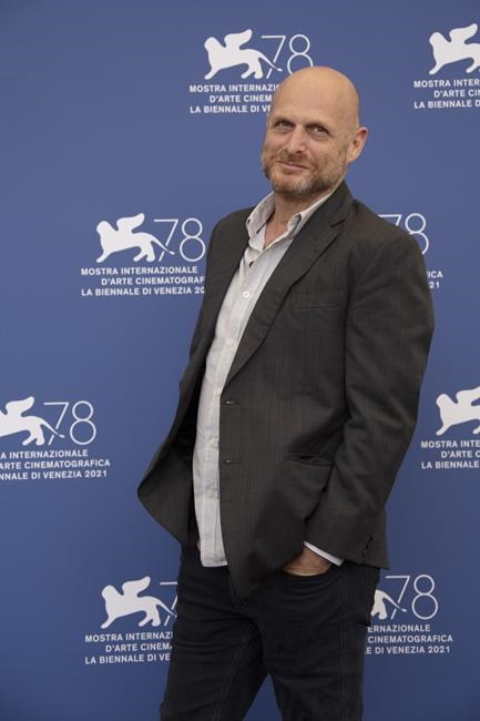 Jessica Chastain and real-life pal Oscar Isaac redo Bergman | iNFOnews.ca Jessica Chastain and real-life pal Oscar Isaac redo Bergman | iNFOnews.ca