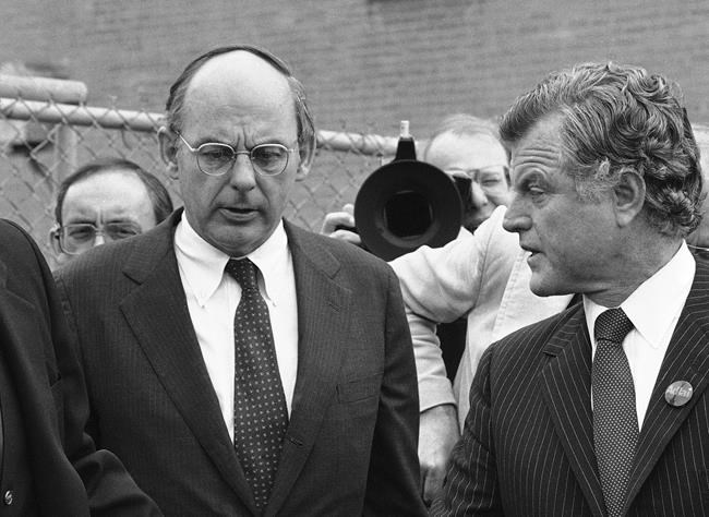 Former US Sen. Adlai Stevenson III, 90, dead from dementia | iNFOnews.ca