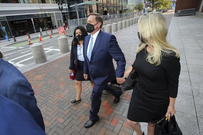 1st trial in college admissions scandal gets underway | iNFOnews.ca