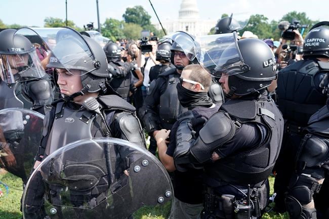 Federal officer arrested at Capitol rally won't be charged | iNFOnews.ca