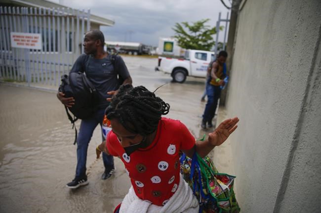 Officials: Many Haitian migrants are being released in US | iNFOnews.ca