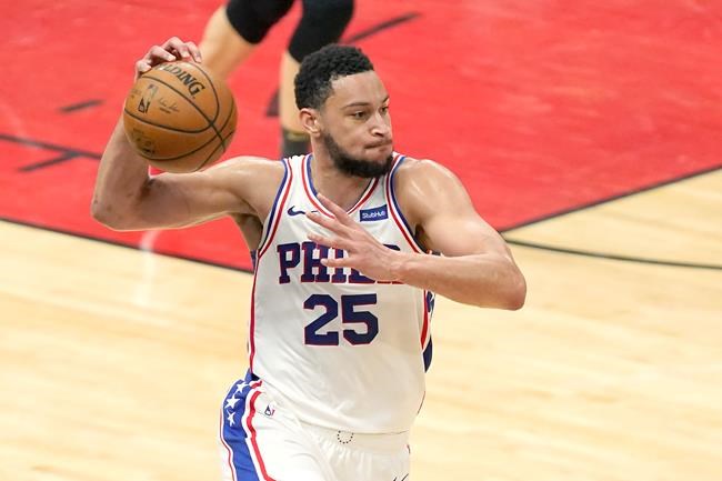 AP source: Simmons won't report to 76ers' training camp | iNFOnews.ca