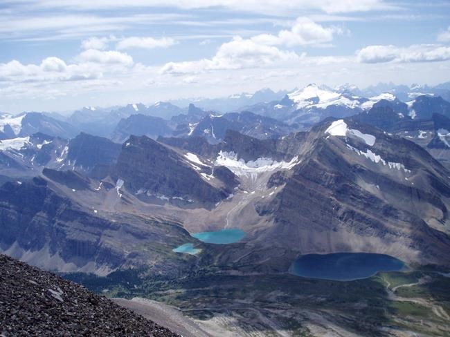 Fade to blue: Mountain lakes lose unique colour due to climate change, says study | iNFOnews.ca