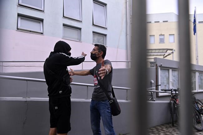 6 arrested at Greek school protest backed by far-right group | iNFOnews.ca