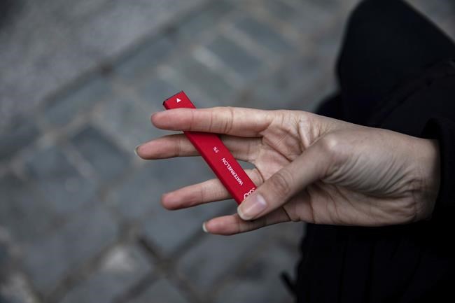 Big drop in US teen vaping seen with COVID school closures | iNFOnews.ca