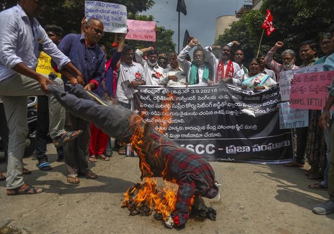 Indian town on edge after 9 die during farm protest | iNFOnews.ca