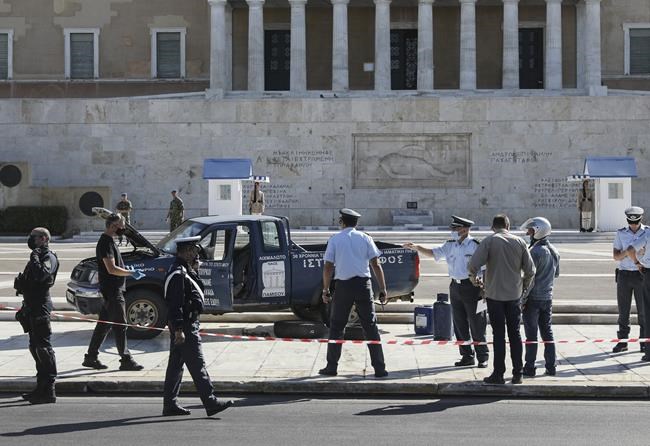 Greece: Truck on parliament sidewalk checked for explosives | iNFOnews.ca Greece: Truck on parliament sidewalk checked for explosives | iNFOnews.ca