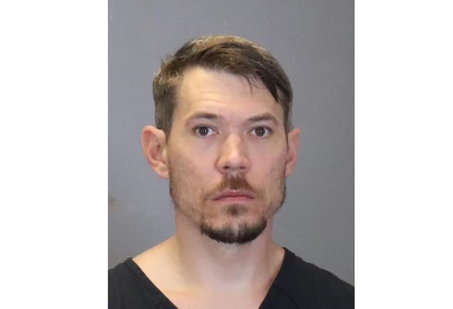 Georgia governor suspends indicted district attorney | iNFOnews.ca