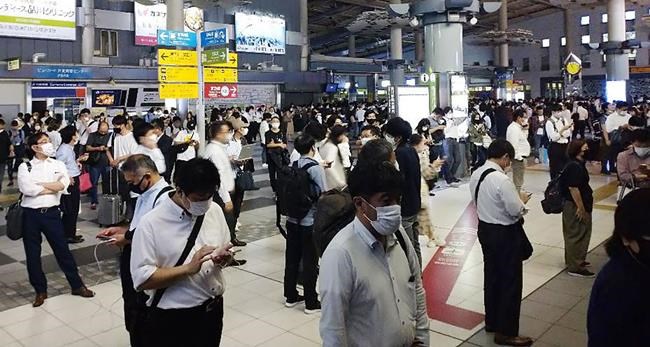 Magnitude 5.9 quake halts trains in Tokyo area; 30 injured | iNFOnews.ca
