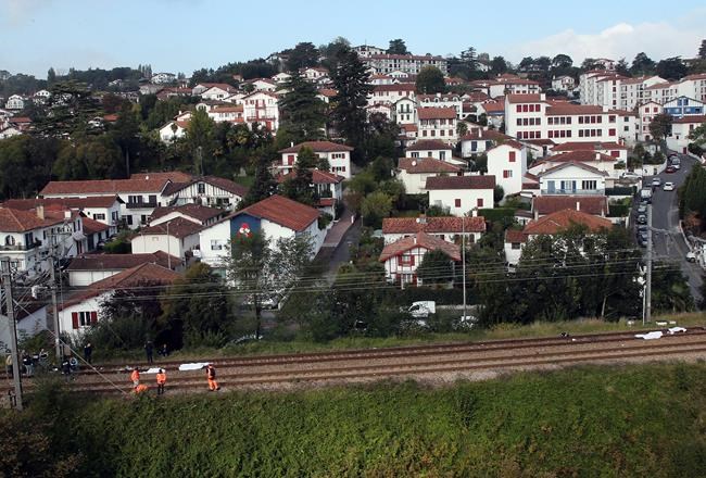 French train hits and kills sleeping migrant, 2 others | iNFOnews.ca
