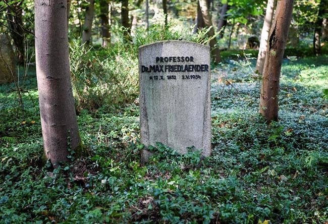 Neo-Nazi's burial in Jewish gravesite causes stir in Germany | iNFOnews.ca