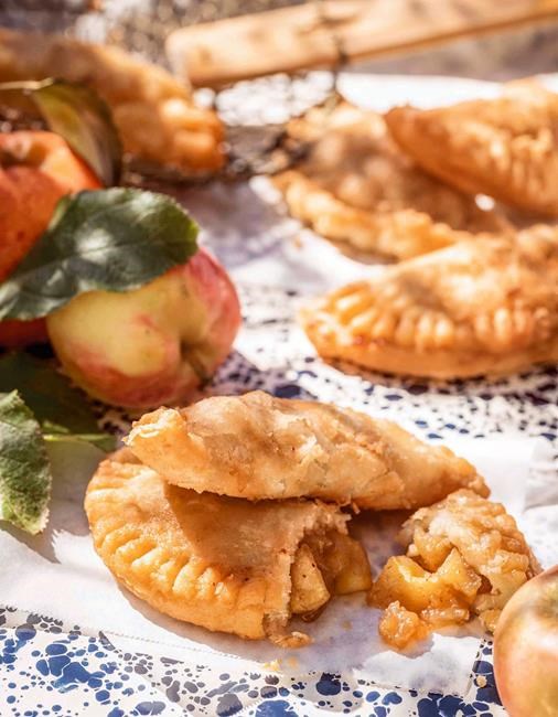 Trisha Yearwood's recipe for fried apple fritters | iNFOnews.ca