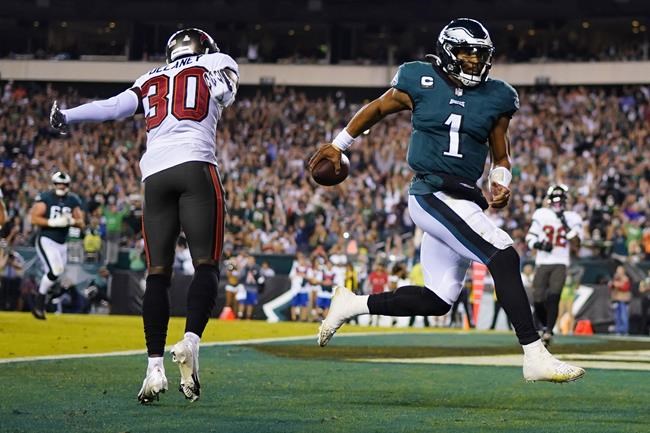 Run Down: Eagles' ground game obsolete in 28-22 loss to Bucs | iNFOnews.ca CP189876371