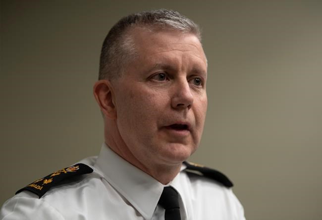 War of words breaks out as admiral pushes for reinstatement as Canada's defence chief | iNFOnews.ca War of words breaks out as admiral pushes for reinstatement as Canada's defence chief | iNFOnews.ca
