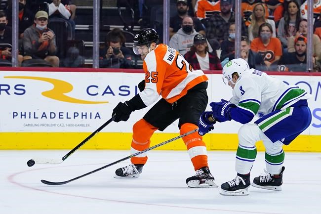 Canucks score twice in shootout, beat Flyers 5-4 | iNFOnews.ca