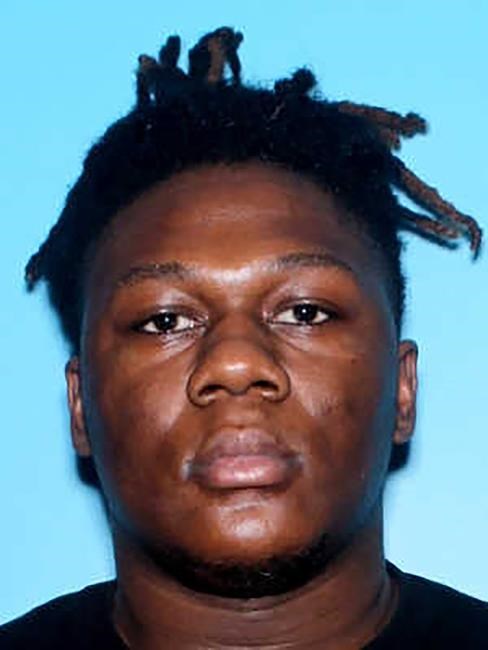 Police: 3rd man wanted in Alabama HS football game shooting | iNFOnews.ca
