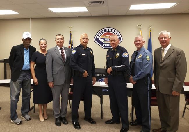 Morgan Freeman interviews police recruits in Alabama town | iNFOnews.ca Morgan Freeman interviews police recruits in Alabama town | iNFOnews.ca