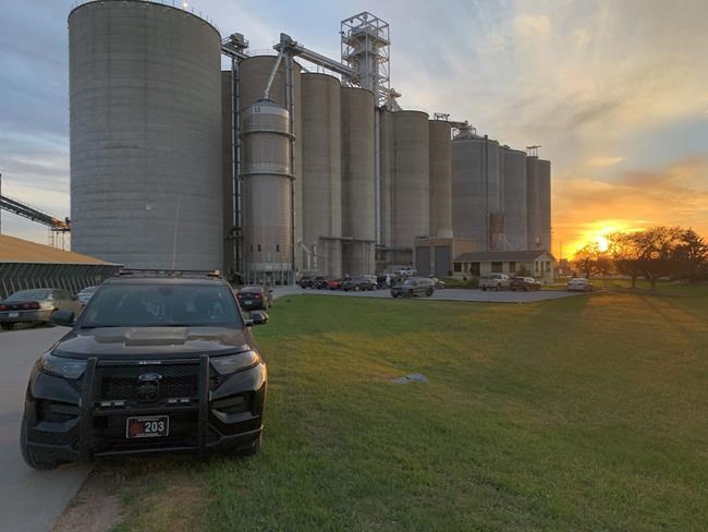 Police: Fired grain elevator worker shot 3 people, killing 2 | iNFOnews.ca