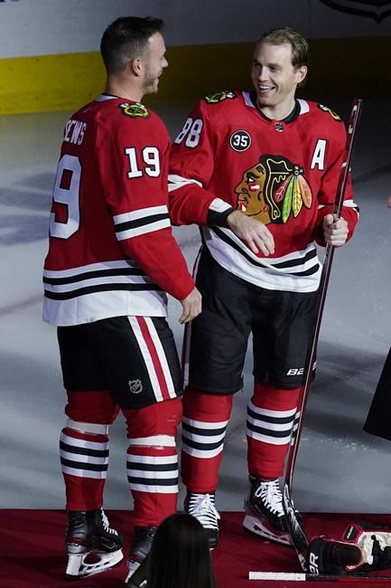 Vancouver Canucks beat winless Blackhawks 4-1 | iNFOnews.ca