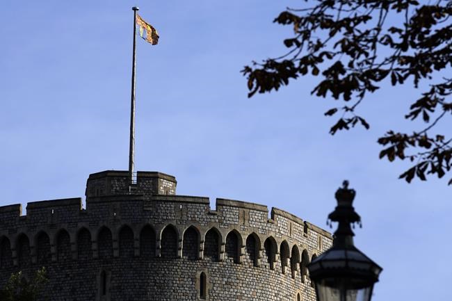 Queen Elizabeth II back at castle following hospital visit | iNFOnews.ca