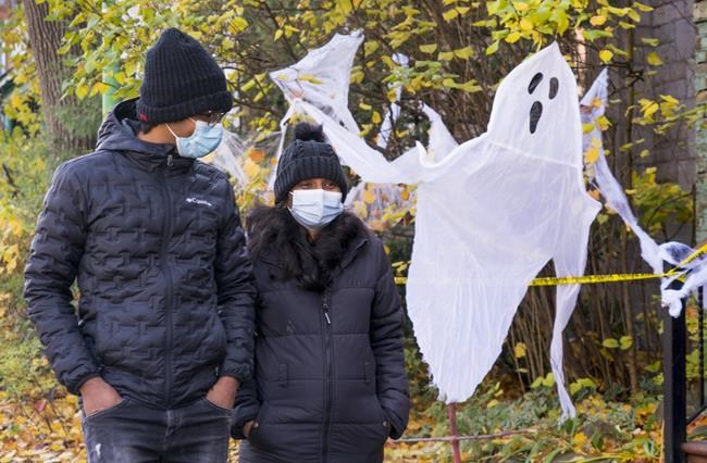 Hand-washing, no yelling 'trick-or-treat': Quebec offers up pandemic Halloween rules | iNFOnews.ca Hand-washing, no yelling 'trick-or-treat': Quebec offers up pandemic Halloween rules | iNFOnews.ca