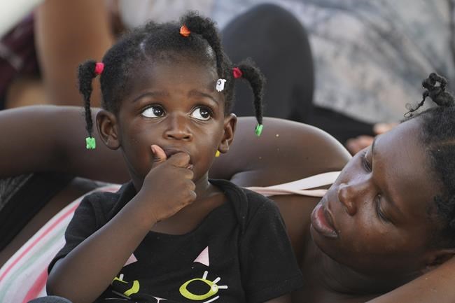 Over 2,000 migrants march out of southern city in Mexico | iNFOnews.ca