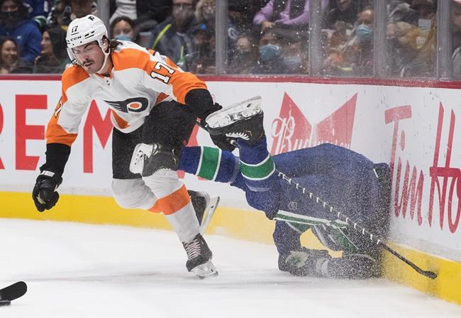 Sean Couturier helps Philadelphia Flyers fend off Vancouver Canucks 2-1 | iNFOnews.ca