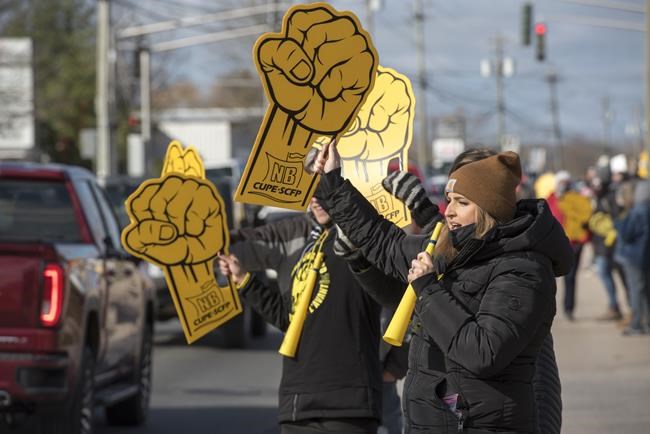 Schools close as thousands of New Brunswick public sector workers launch strike | iNFOnews.ca