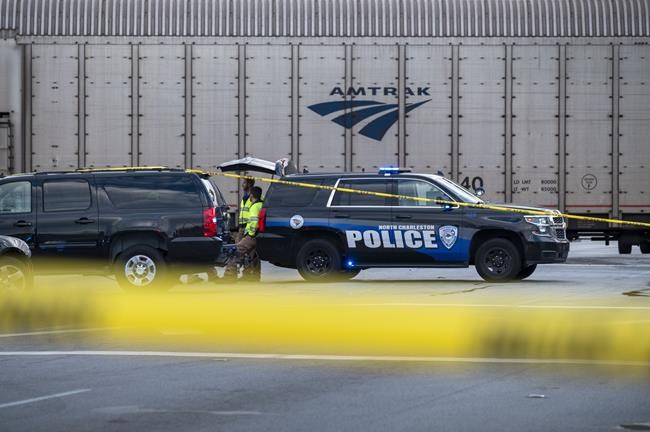 Official: 3 die in SUV crossing crash with Amtrak train | iNFOnews.ca CP782260309