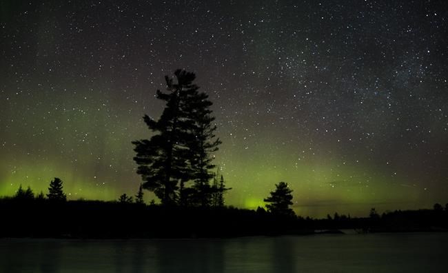 Northern lights may be visible in much of the country this weekend after solar storm | iNFOnews.ca