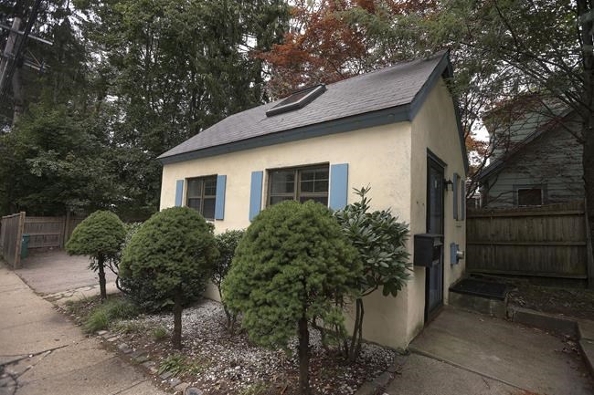 Tiny house in wealthy Boston suburb sells for $315,000 | iNFOnews.ca Tiny house in wealthy Boston suburb sells for $315,000 | iNFOnews.ca