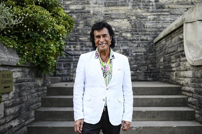 Christmas en Massey: Andy Kim books yearly star-studded fundraiser at Toronto venue | iNFOnews.ca