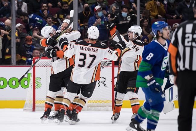 Terry extends point streak, scores OT winner as Ducks down Canucks 3-2 | iNFOnews.ca