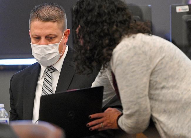 Missouri cop says fatal shooting of Black man saved partner | iNFOnews.ca Missouri cop says fatal shooting of Black man saved partner | iNFOnews.ca